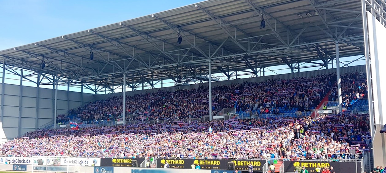 Tribuna este del Holstein Kiel