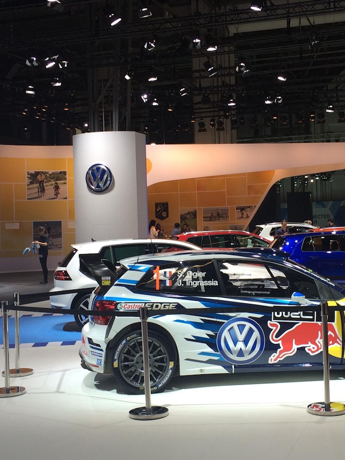 Standbau für VW an der Motor Show in Barcelona, Spanien im Mai 2015.