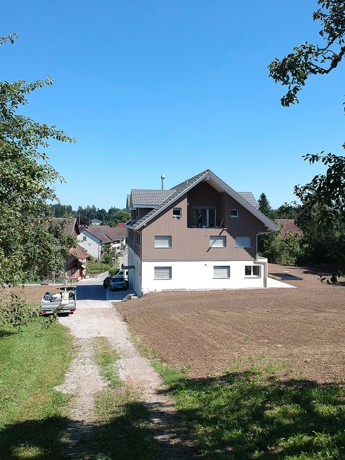 Holzbau Mehrfamilienhaus Unteroppikon