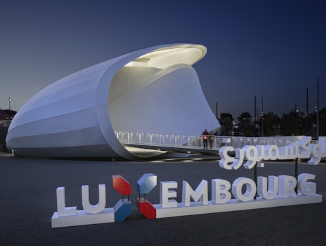 "Resourceful Luxembourg" es el lema del pabellón luxemburgués "Resourceful Luxembourg" es el lema del pabellón luxemburgués