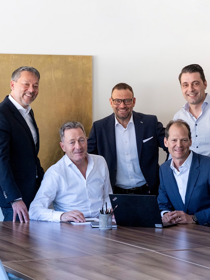 NÜSSLI Group Management v.l.n.r.: Stefan Sekiguchi, Peter Dübendorfer, Andy Böckli, Eric Bidie und Danilo Della Ca. NÜSSLI Group Management v.l.n.r.: Stefan Sekiguchi, Peter Dübendorfer, Andy Böckli, Eric Bidie und Danilo Della Ca.
