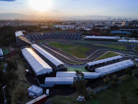 Imagen: Se construyeron 12 690 asientos en las gradas y tres zonas VIP para 2000 aficionados a la Fórmula 1. Imagen: Se construyeron 12 690 asientos en las gradas y tres zonas VIP para 2000 aficionados a la Fórmula 1.