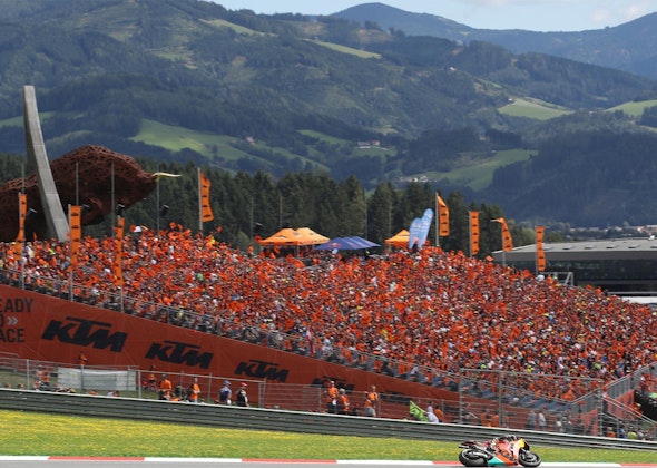 Image: For the Austrian MotoGP in Spielberg, NUSSLI realized the “Center” grandstand with over 8,200 seats, as well as four additional grandstand installations along the circuit. Image: For the Austrian MotoGP in Spielberg, NUSSLI realized the “Center” grandstand with over 8,200 seats, as well as f