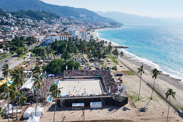 Picture: For the Visit Puerto Vallarta Cup, which was held as part of the BSWW, NUSSLI built an entire beach soccer aren
