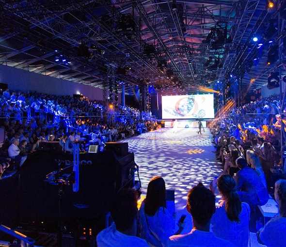 Picture: To commemorate the company’s 50th anniversary, NUSSLI outfitted the Marc O’Polo Village in Stephanskirchen with a temporary fashion arena. Picture: To commemorate the company’s 50th anniversary, NUSSLI outfitted the Marc O’Polo Village in Stephanskirchen with