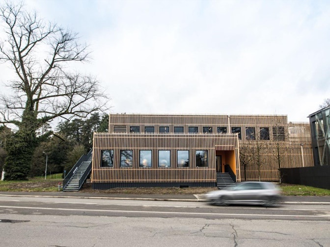 The two-story employee F&B facility offers a total of 680 seats. The two-story employee F&B facility offers a total of 680 seats.