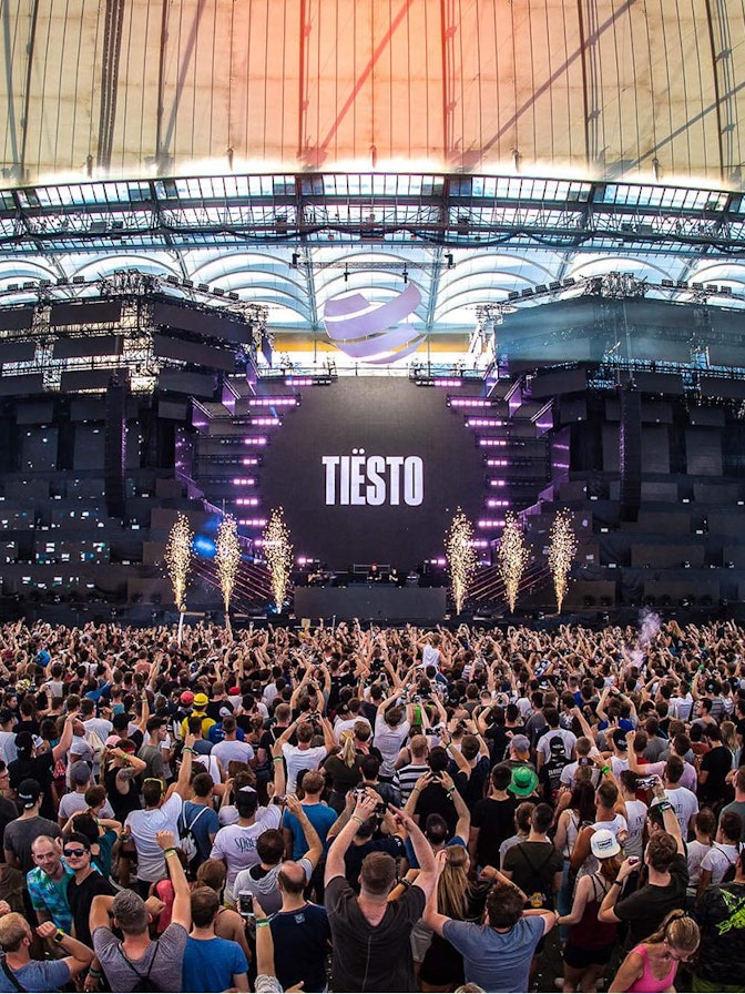 Image: The 20-meter-high and 60-meter-wide stage construction spanned the entire width of the stadium. Image: The 20-meter-high and 60-meter-wide stage construction spanned the entire width of the stadium.