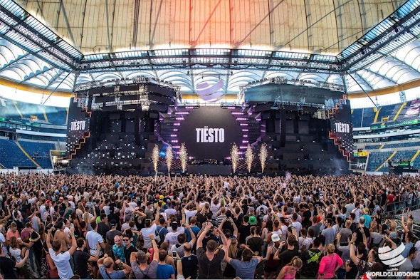 Image: The 20-meter-high and 60-meter-wide stage construction spanned the entire width of the stadium.