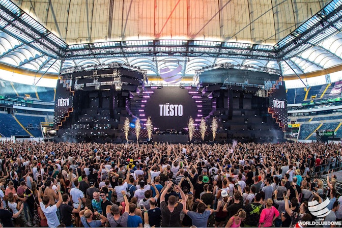 Image: The 20-meter-high and 60-meter-wide stage construction spanned the entire width of the stadium.
