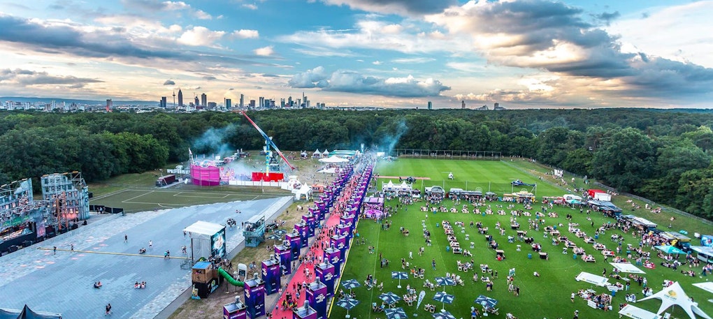 Image: The 20-meter-high and 60-meter-wide stage construction spanned the entire width of the stadium. Image: The 20-meter-high and 60-meter-wide stage construction spanned the entire width of the stadium.