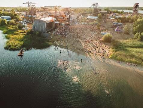 Für das Melt! Festival realisierte das NÜSSLI Team die Hauptbühne. Für das Melt! Festival realisierte das NÜSSLI Team die Hauptbühne.