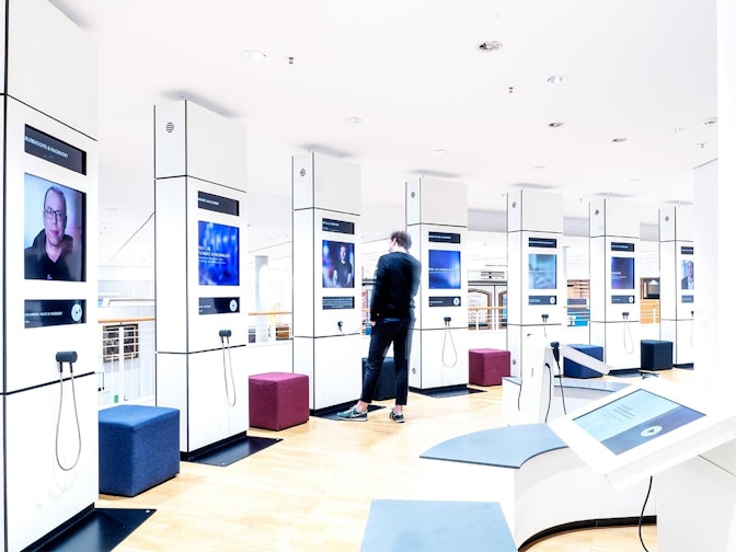 NÜSSLI hat die neue Dauerausstellung im Museum für Kommunikation in Frankfurt baulich umgesetzt. NÜSSLI hat die neue Dauerausstellung im Museum für Kommunikation in Frankfurt baulich umgesetzt.