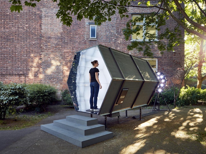 Für Sky-Frame produzierte NÜSSLI, basierend auf den Angaben des Schweizer Architekten Stephan Hürlemann, «A Piece of Sky». Für Sky-Frame produzierte NÜSSLI, basierend auf den Angaben des Schweizer Architekten Stephan Hürlemann, «A Piece of Sky