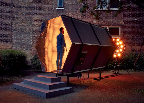 Für Sky-Frame produzierte NÜSSLI, basierend auf den Angaben des Schweizer Architekten Stephan Hürlemann, «A Piece of Sky». Für Sky-Frame produzierte NÜSSLI, basierend auf den Angaben des Schweizer Architekten Stephan Hürlemann, «A Piece of Sky