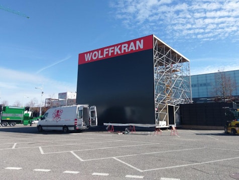 WOLFFKRAN encargó a NUSSLI la realización de un stand de 12,3 x 12,3 metros. WOLFFKRAN encargó a NUSSLI la realización de un stand de 12,3 x 12,3 metros.