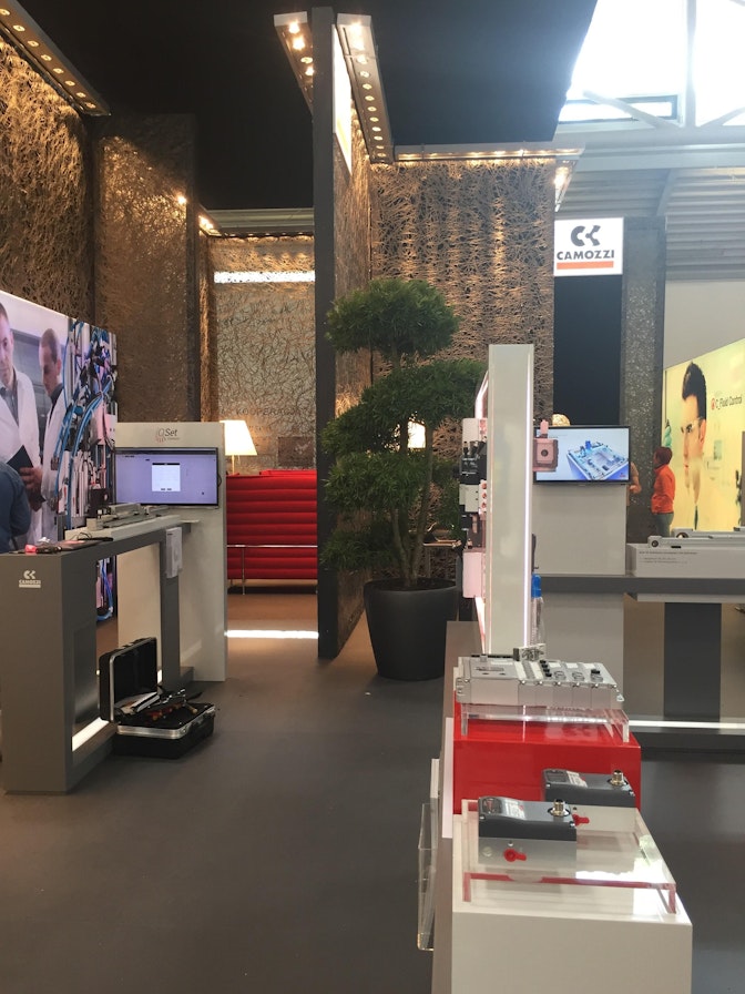 Stands de feria para Camozzi 2016