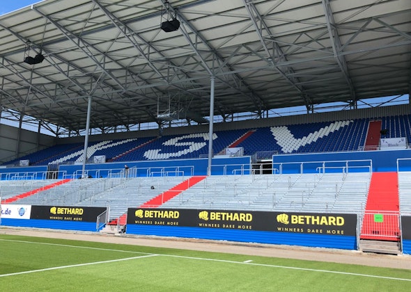 Tribuna este del Holstein Kiel