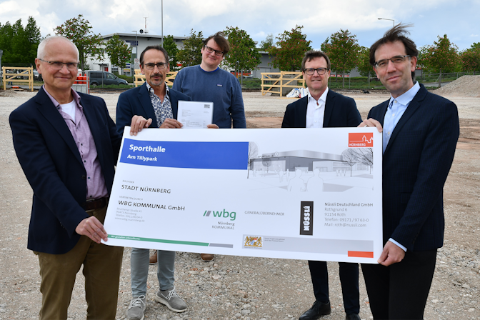En la entrega del permiso de construcción y la presentación del proyecto estuvieron presentes