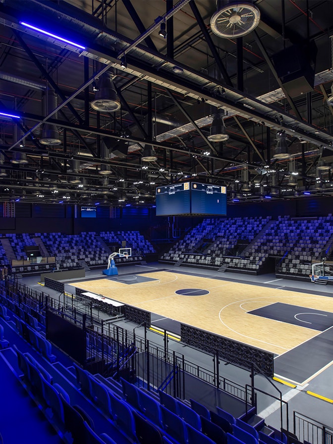 En la sala de entrenamiento se puede estudiar la táctica de juego o también preparar el espectáculo. En la sala de entrenamiento se puede estudiar la táctica de juego o también preparar el espectáculo.
