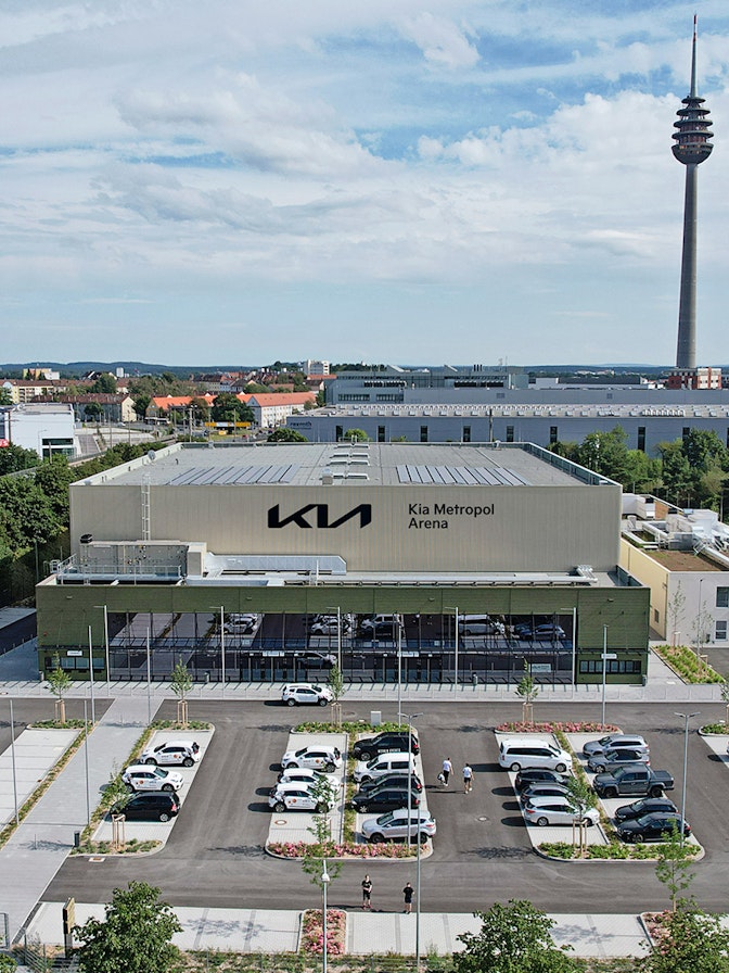 Damit jeder Anlass – ob sportlich oder kulturell – im besten Licht stattfindet, verfügt die Halle über eine Hochleistungs-LED-Beleuchtung, die weisses Funktionslicht und auch vollfarbiges Showlicht liefert. Weisses Funktionslicht und auch vollfarbiges Showlicht für die Kia Metropol Arena