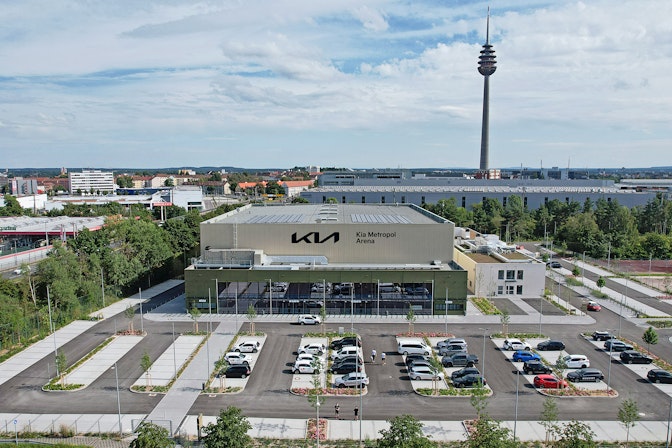 Weisses Funktionslicht und auch vollfarbiges Showlicht für die Kia Metropol Arena