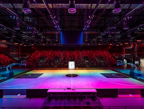 Mit der installierten Beleuchtungsanlage ist die Kia Metropol Arena für Veranstaltungen jeder Art und für alle geplanten Sportarten gerüstet. Mit der installierten Beleuchtungsanlage ist die Kia Metropol Arena für Veranstaltungen jeder Art gerüstet