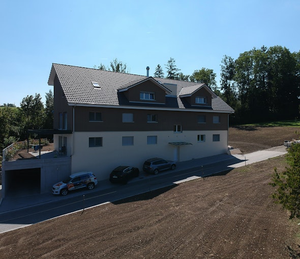 Holzbau Mehrfamilienhaus Unteroppikon