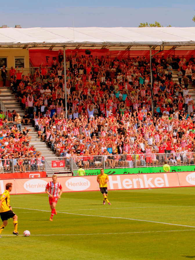 Estadio temporal del Fortuna Düsseldorf, 2011 Estadio temporal del Fortuna Düsseldorf, 2011