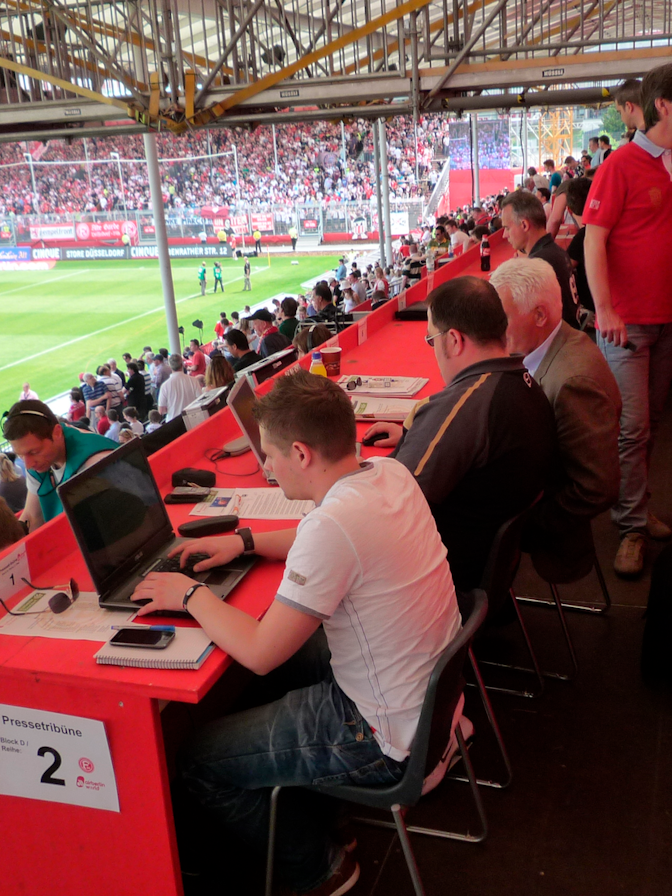 Estadio temporal del Fortuna Düsseldorf, 2011 Estadio temporal del Fortuna Düsseldorf, 2011