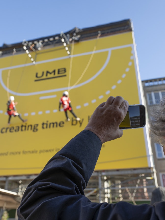 Werbung für die Handball-Europameisterschaft der Frauen 2024
