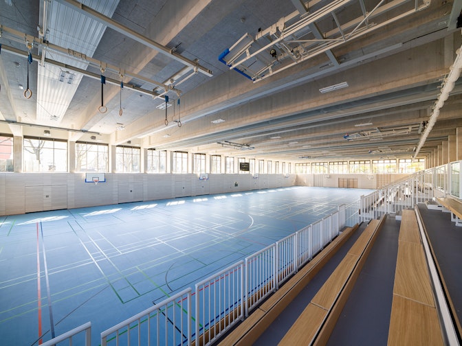 Bauliche Umsetzung und Projektmangement Entwicklung einer permanenten Achtfach-Sporthalle
