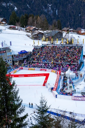 Spectators were able to enjoy an exciting race in Wengen from the NUSSLI finish line grandstand.
