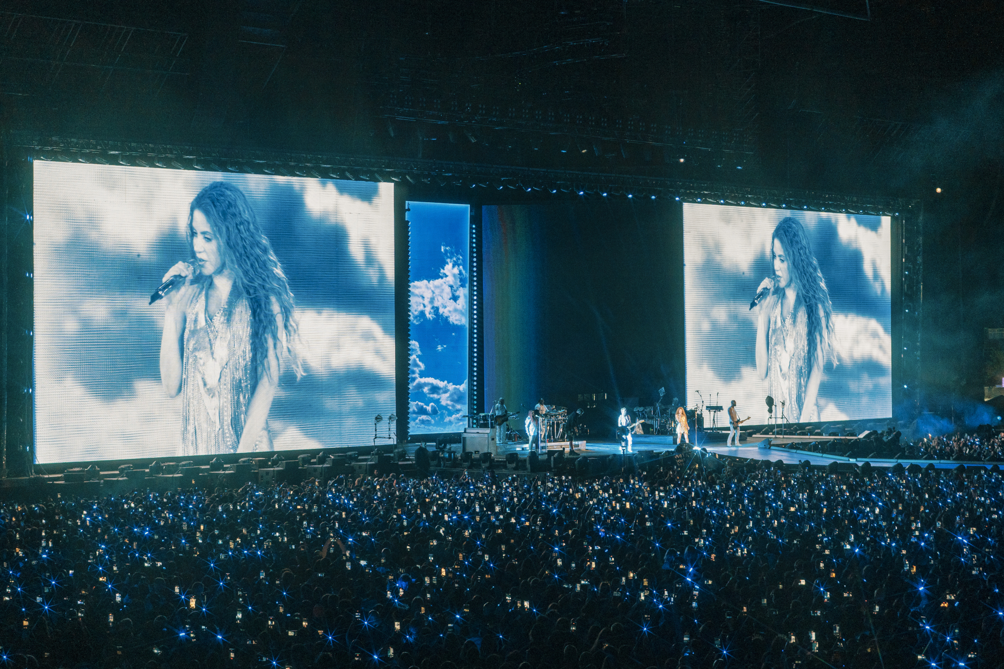 NÜSSLI realisierte für die neue Konzertoase in der kolumbianischen Hauptstadt die Arena sowie die enorme Bühne zu sehen auf diesem Bild.