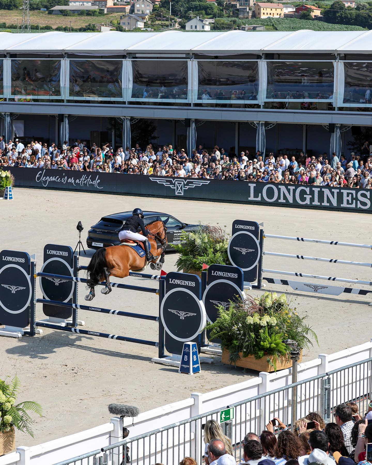 Hochwertige Eventstrukturen wie Plattformsysteme oder Hospitality Bereiche.