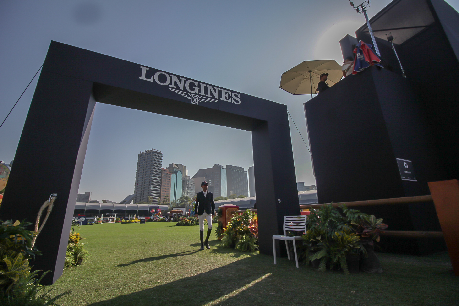Neben Verkleidungen und temporären Strukturen lieferte die Temporärbaufirma auch komplexe Plattformsysteme.
