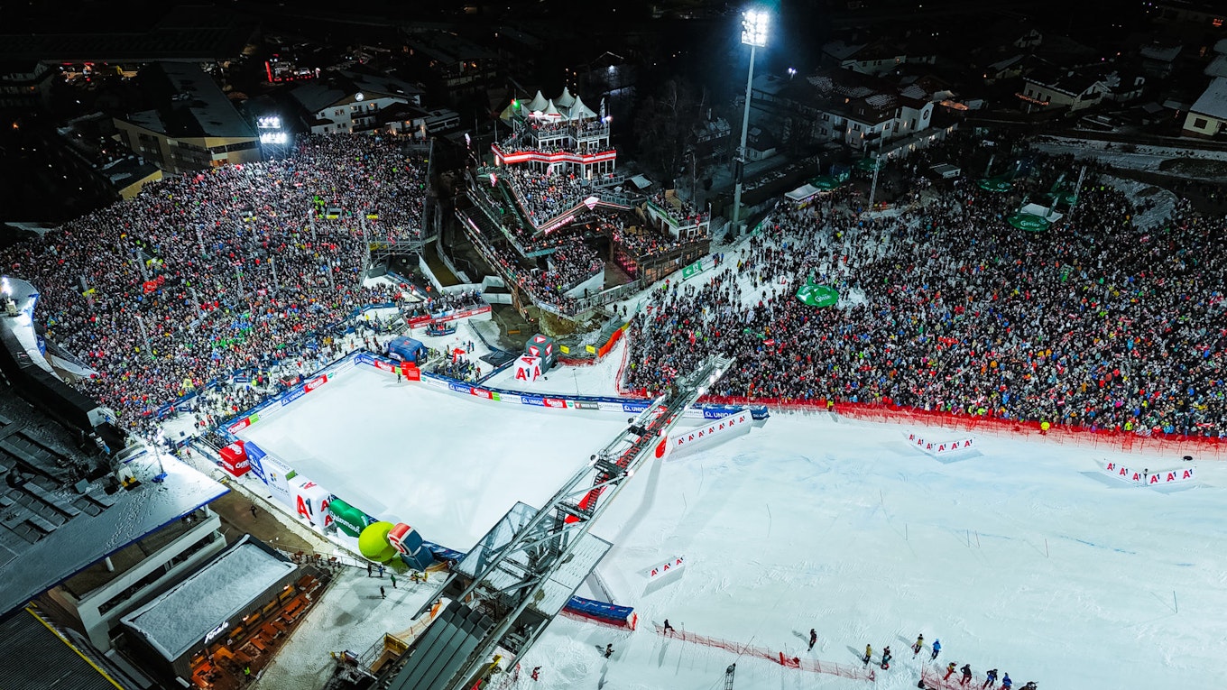 Construction of grandstands for winter sports events