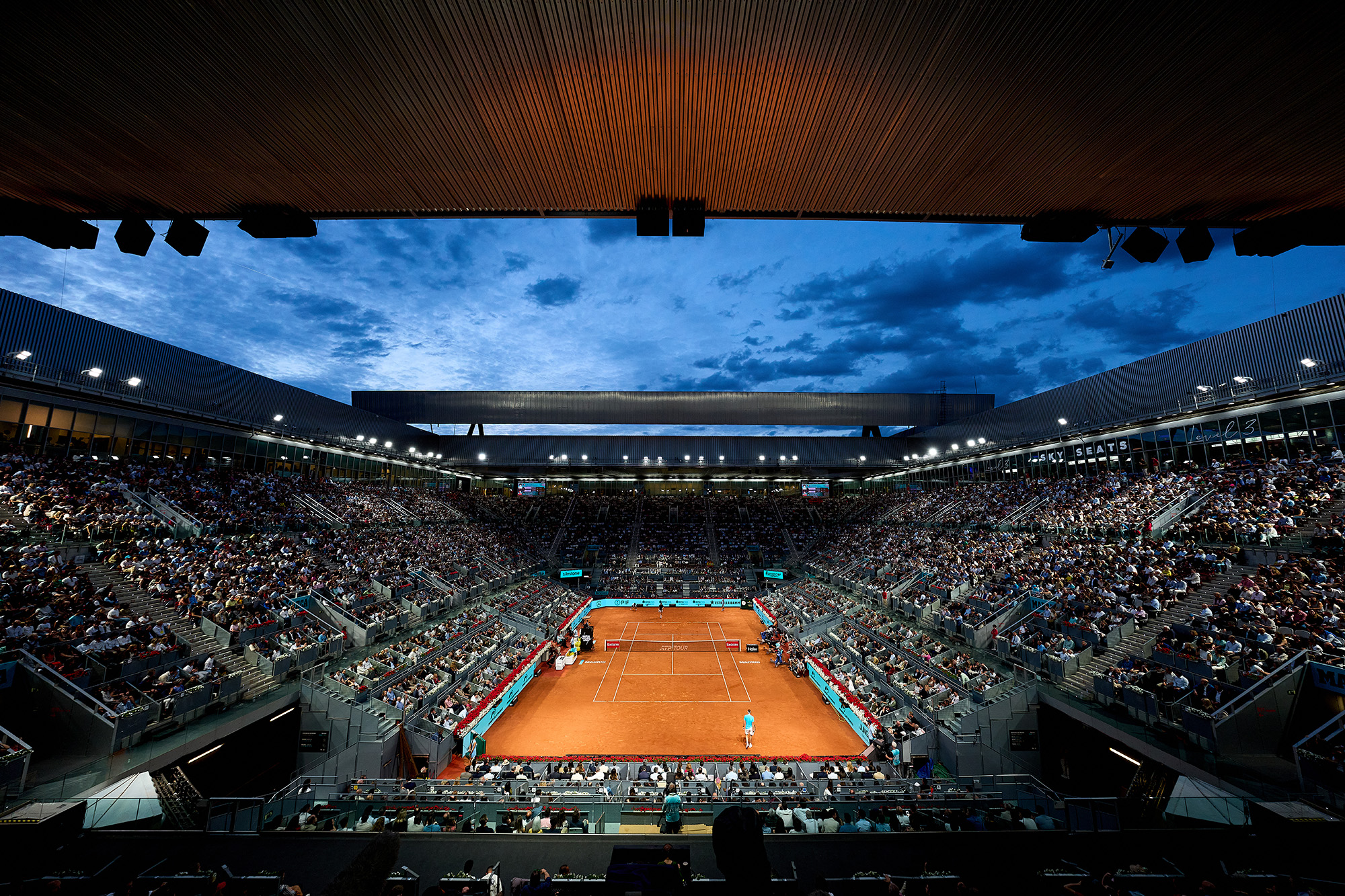 Solution de tribunes temporaires pour un tournoi international de tennis en Espagne.