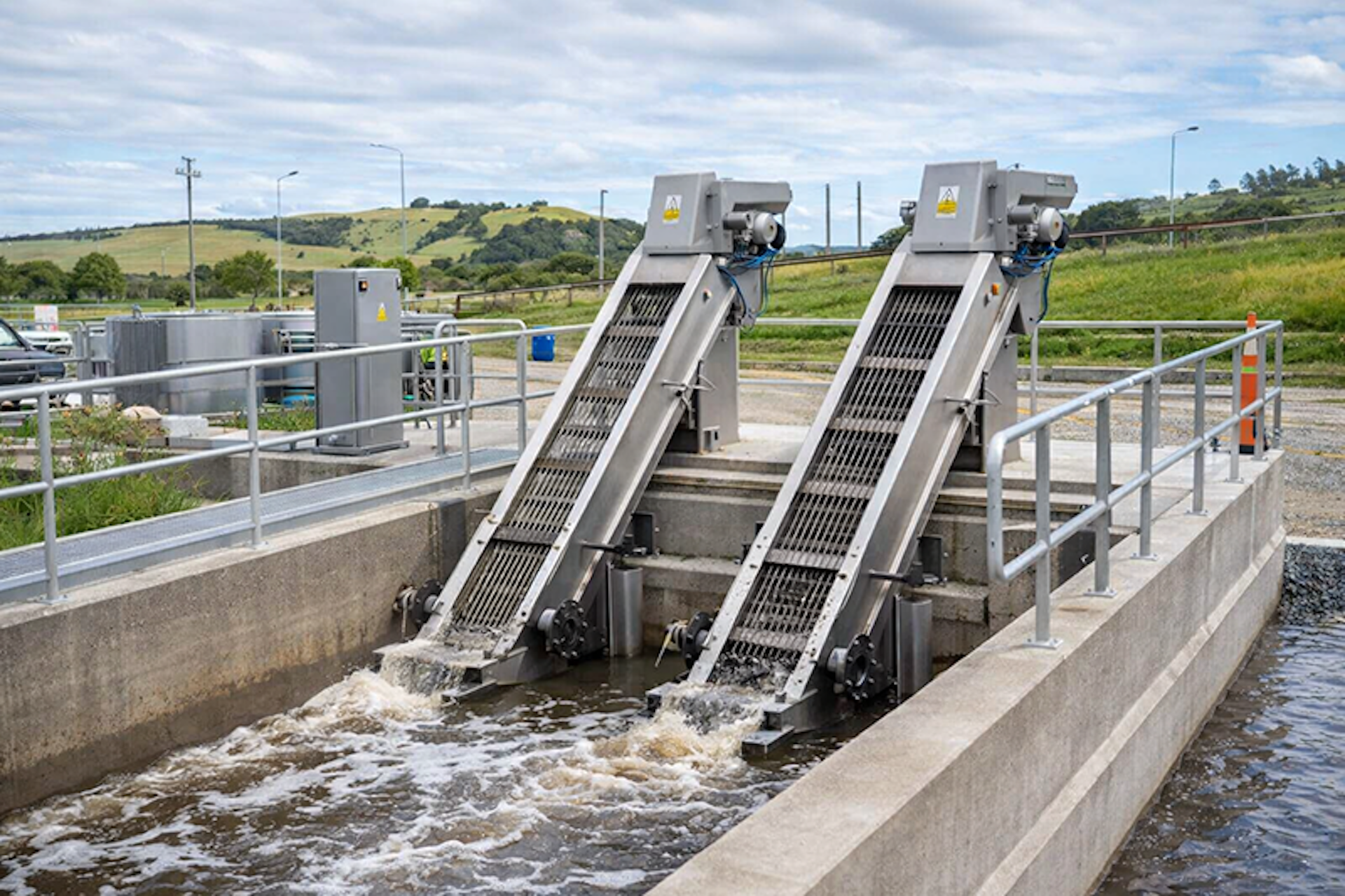 Representative wastewater screening system used in primary treatment Representative wastewater screening system used in primary treatment