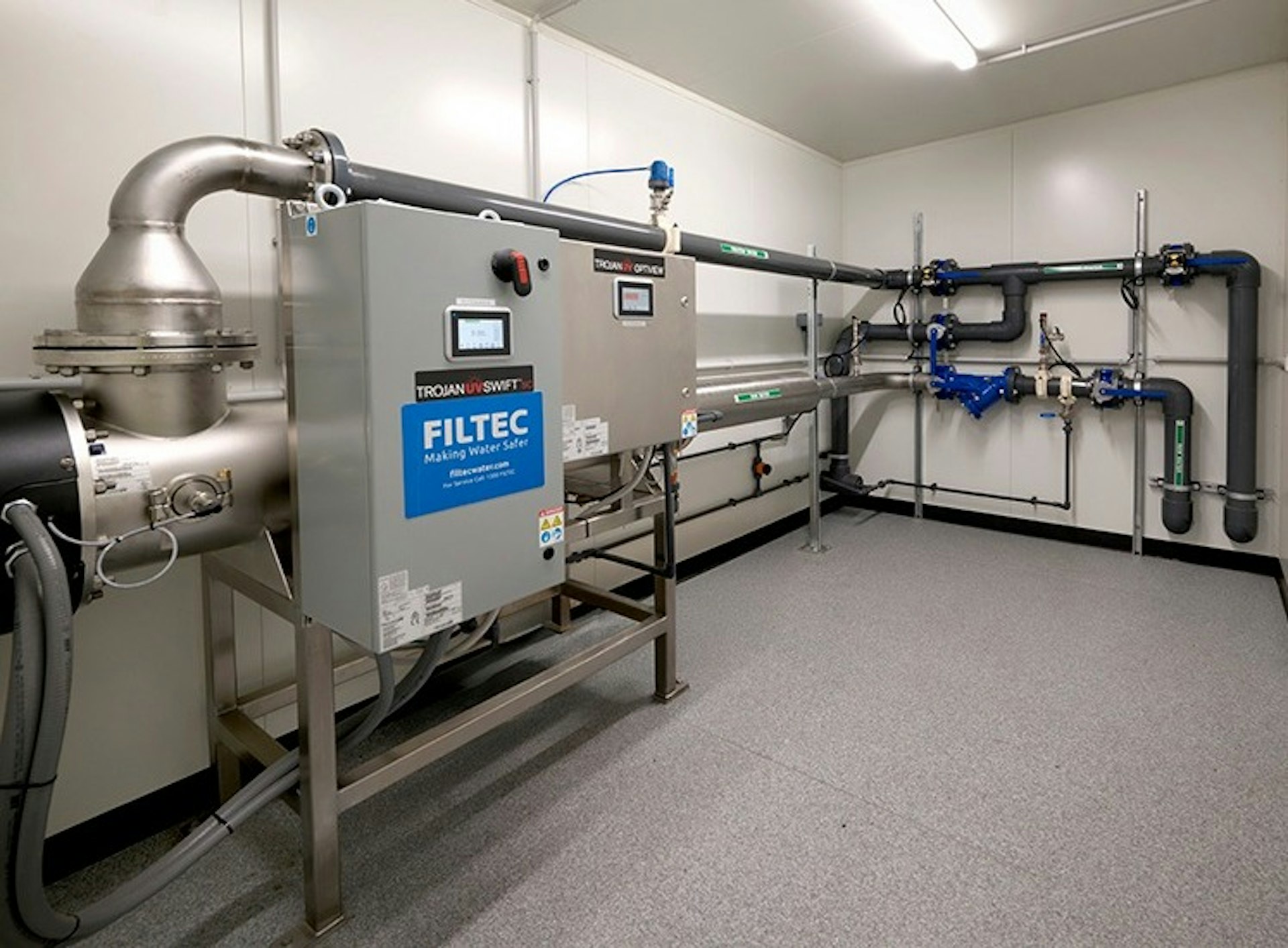 Trojan UV Swift D06 system installed inside prefabricated UV building at Learmonth Water Treatment. Trojan UV Swift D06 system installed inside prefabricated UV building at Learmonth Water Treatment.