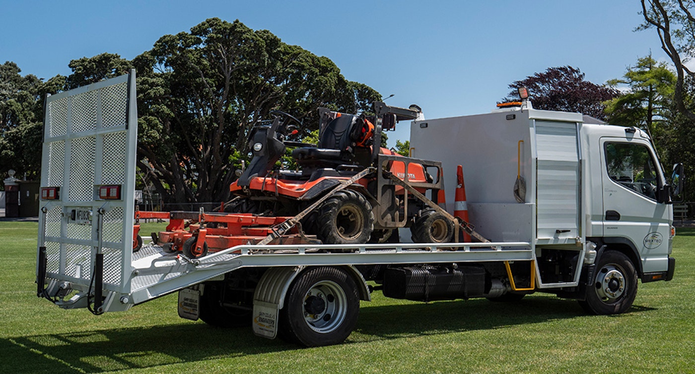 Mexted's FUSO flat deck from Keith Andrews.