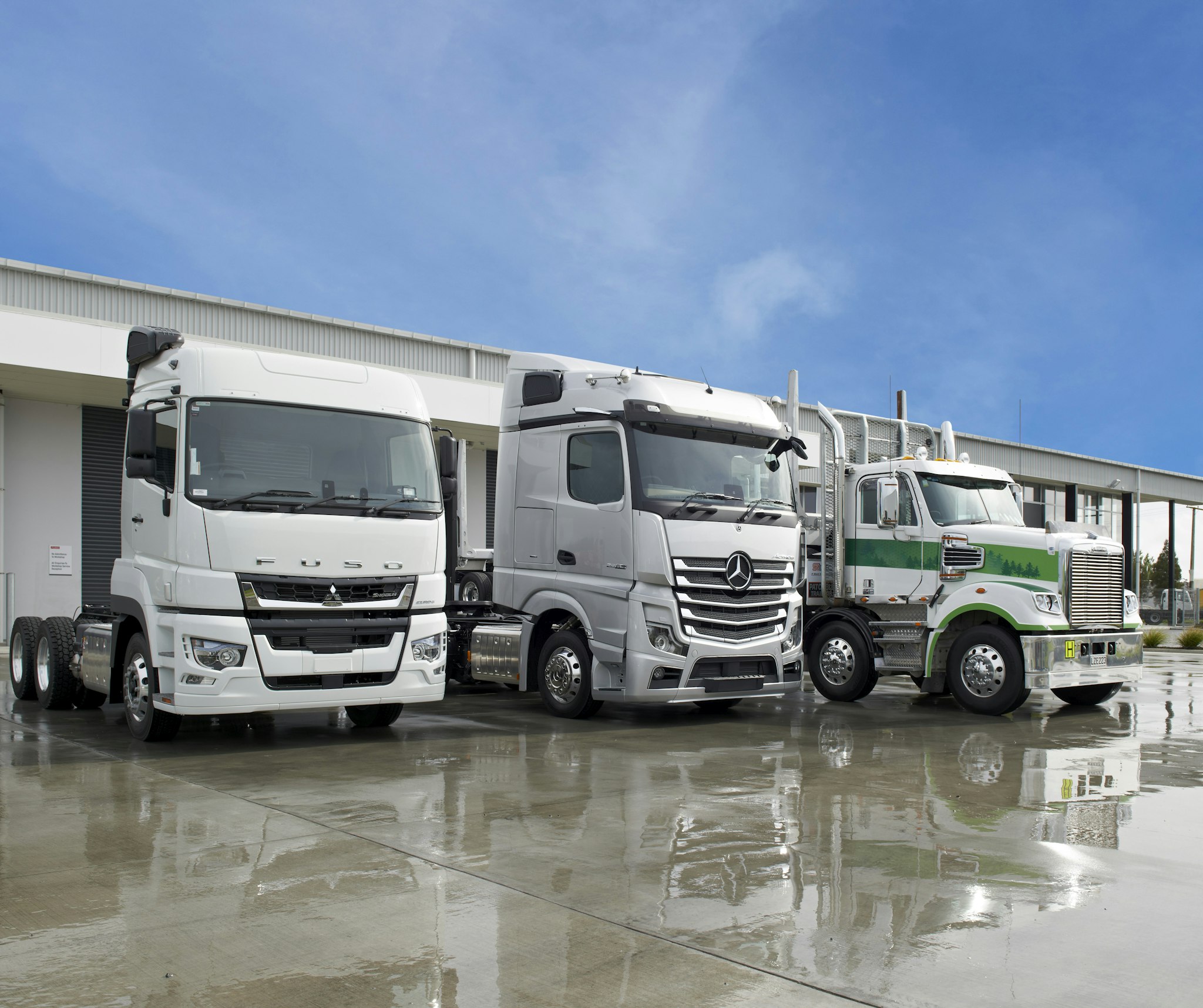 mb-actros_freightliner-coronado_fuso
