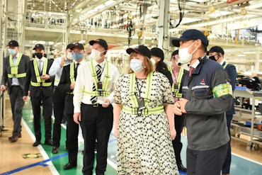 NZ Government delegates visiting FUSO eCanter production line in Japan.