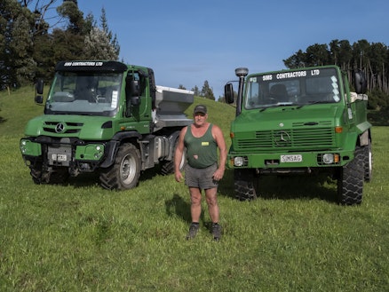 Robert Sims of Sims Contractors in front of Mercedes-Benz Unimog from Keith Andrews.