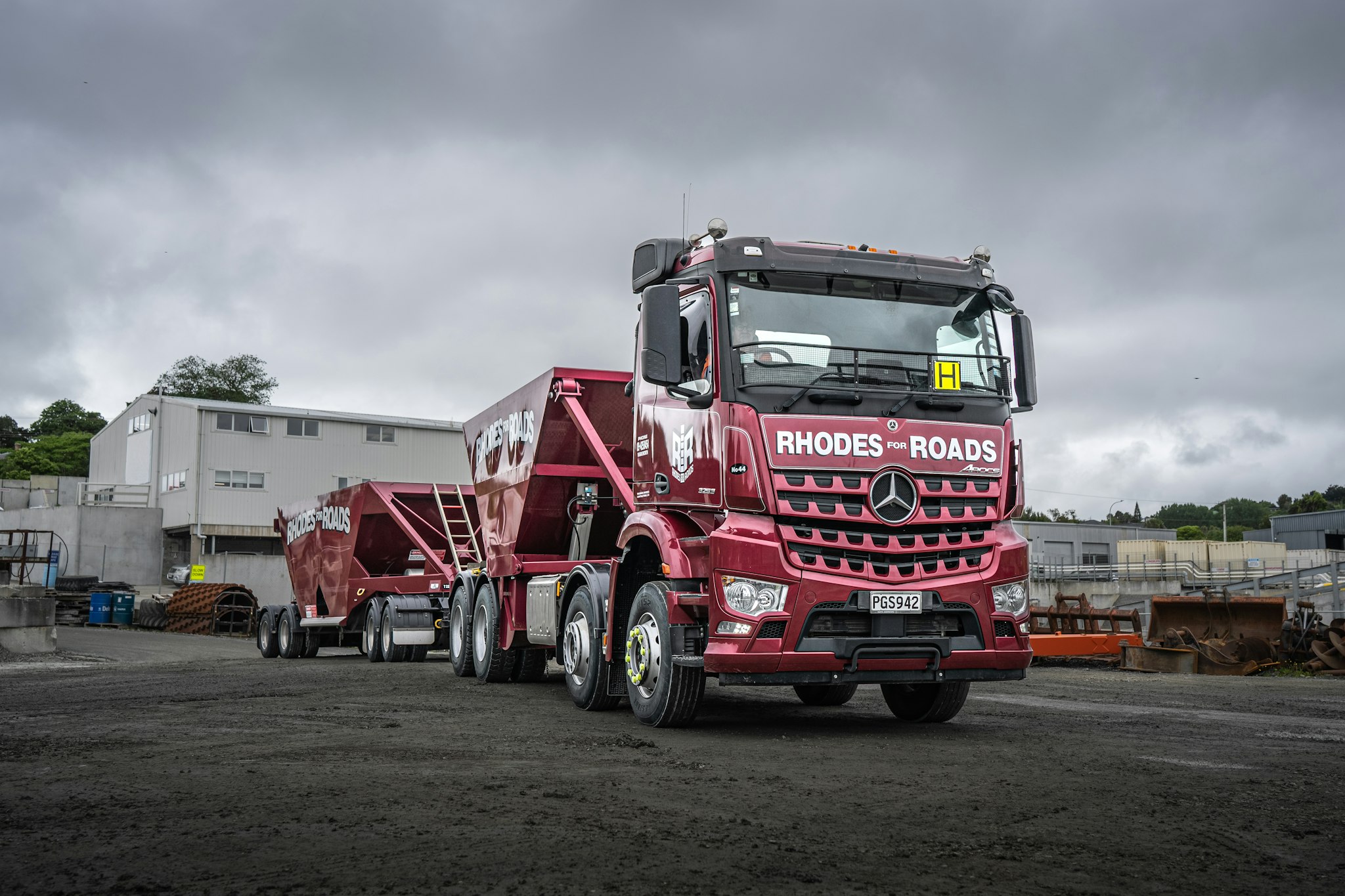 Rhodes for Roads' Mercedes-Benz Arocs 8x4 Bottom-dumper  from Keith Andrews.