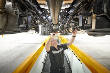 Experienced Daimler service technicians at Keith Andrews