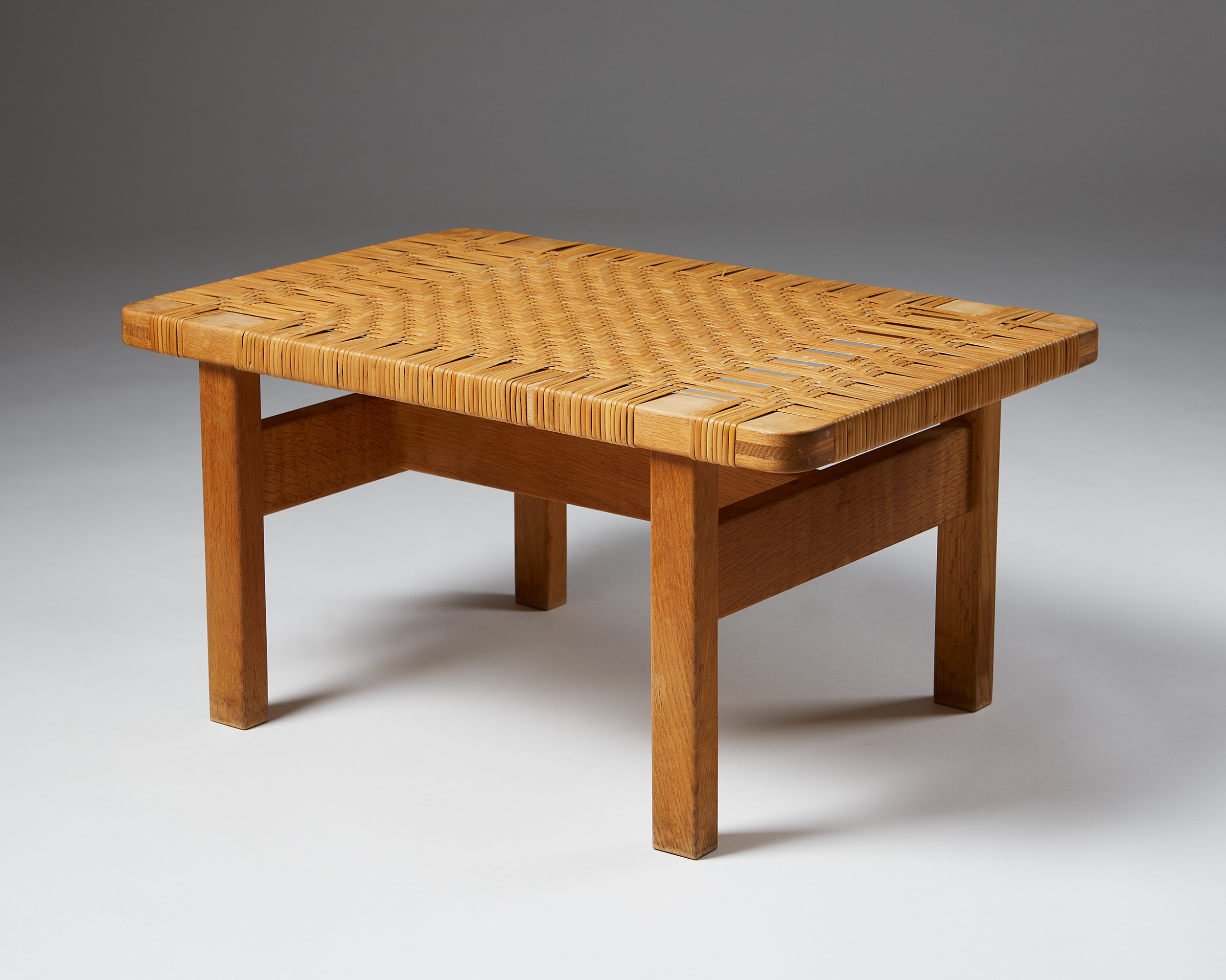 極美品　BYCRUISE KANNON TABLE Occasional table / Bench model 5273, designed by Börge Mogensen