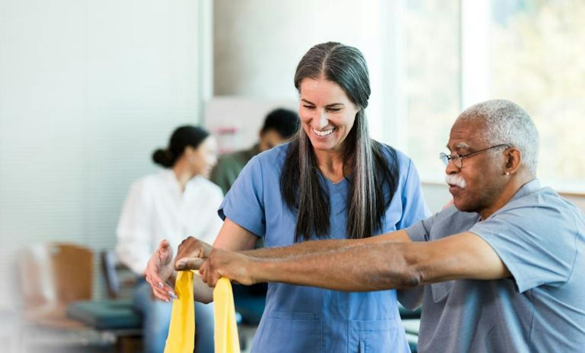 How to Choose an Adult Day Program for a Parent in Toronto