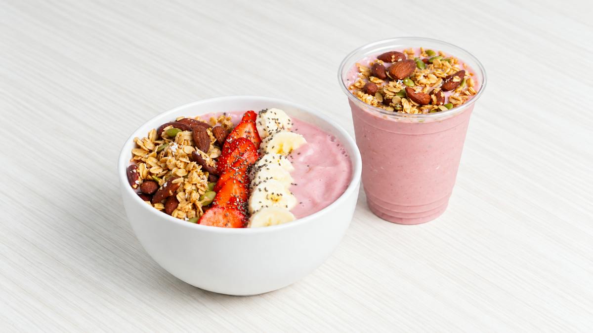 Smoothies and Smoothie Bowls in Leaside at ACHIEVA HEALTH Café