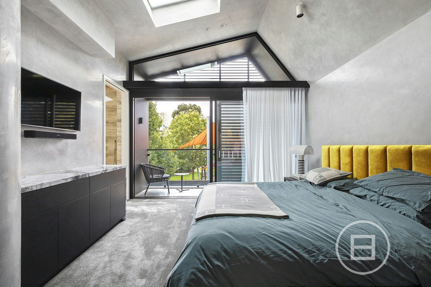 bed