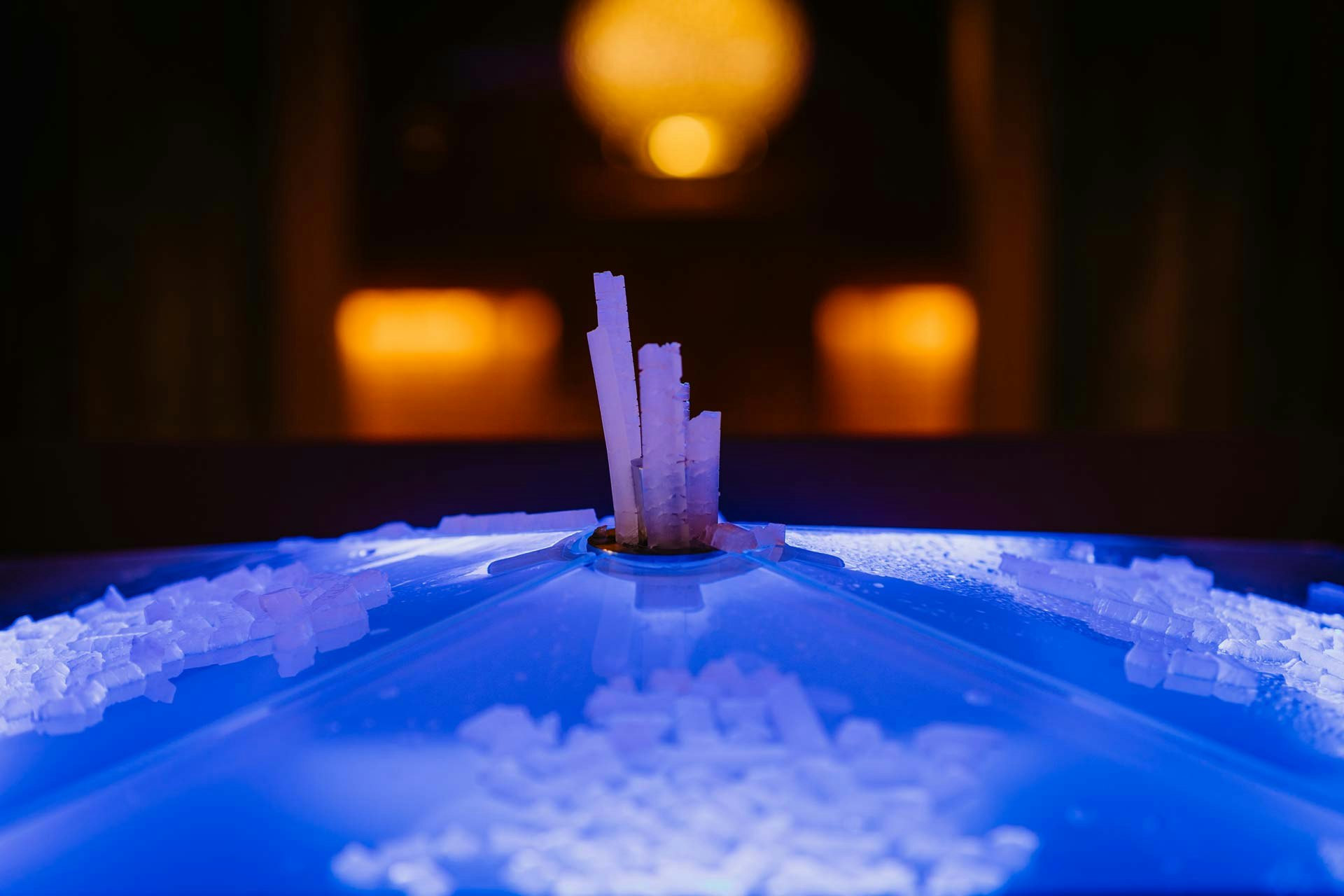 Red-blue illuminated icicles that grow upwards